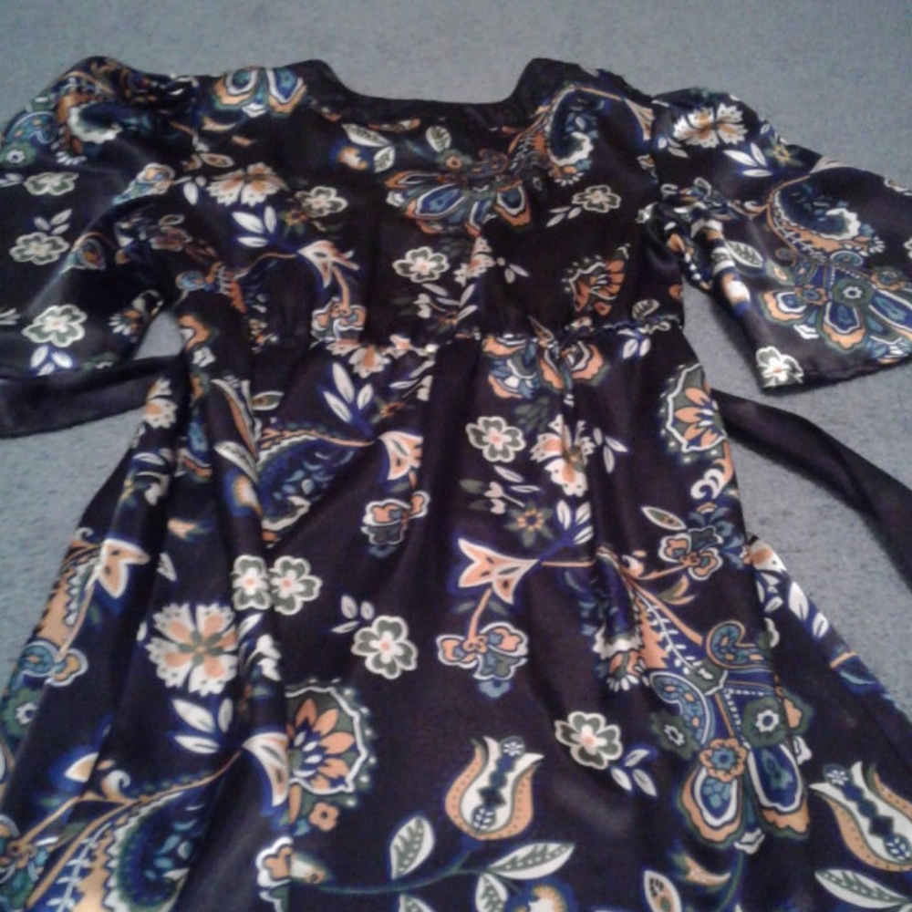 Mini dress - Picture 3 of 6